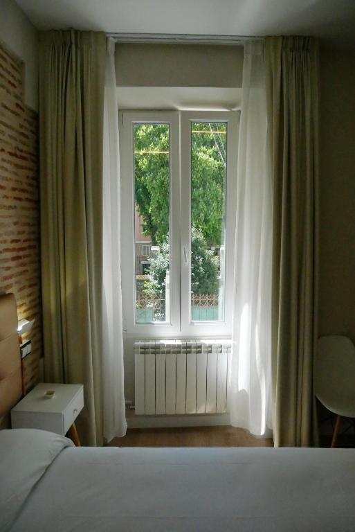 Still looking for a place to stay? Still looking for a place to stay?